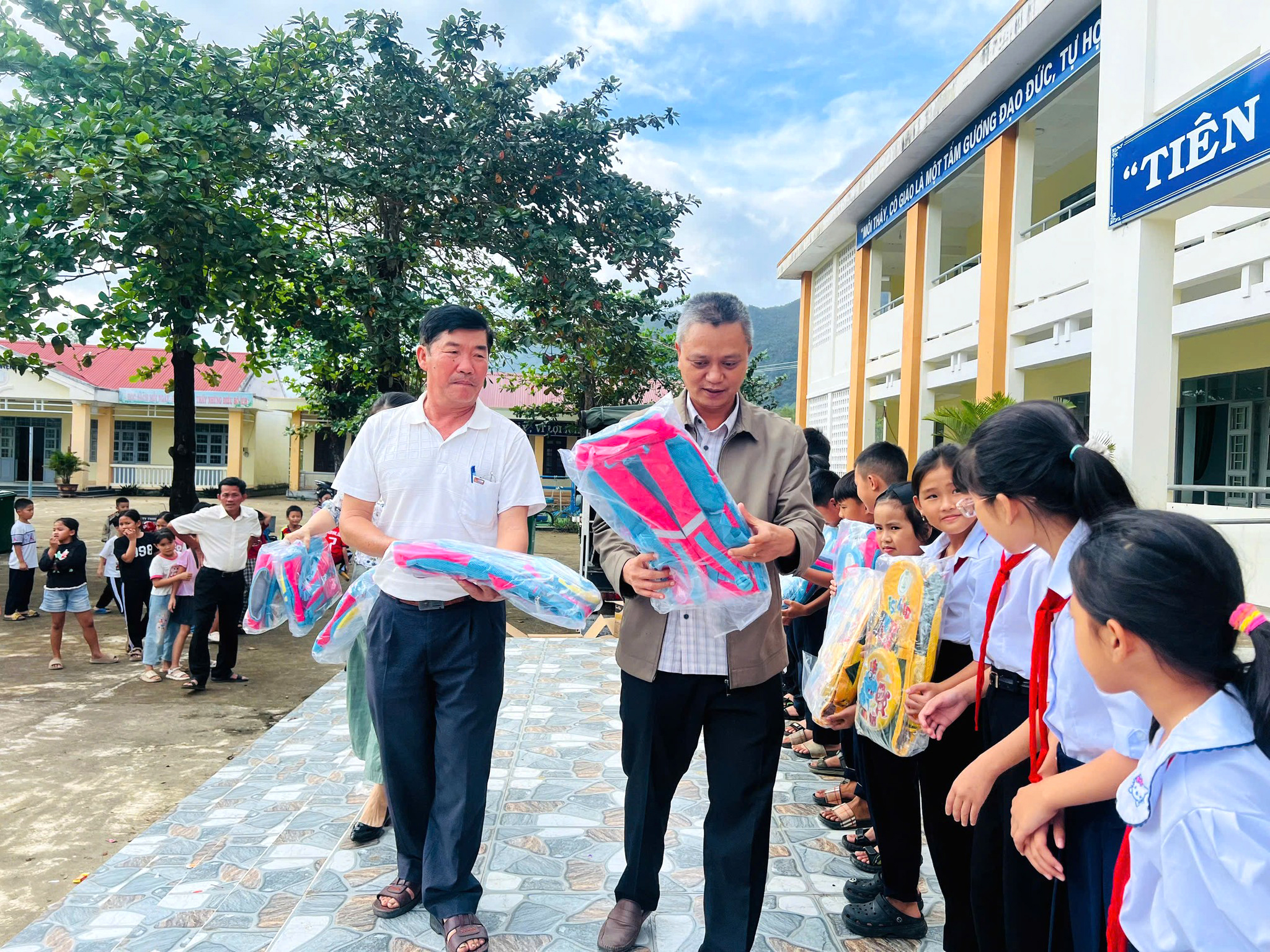 598565263_122156549564941260_7839896794283962925_n